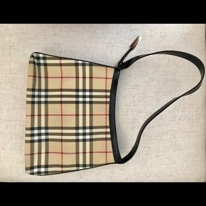 Burberry shoulder tote.